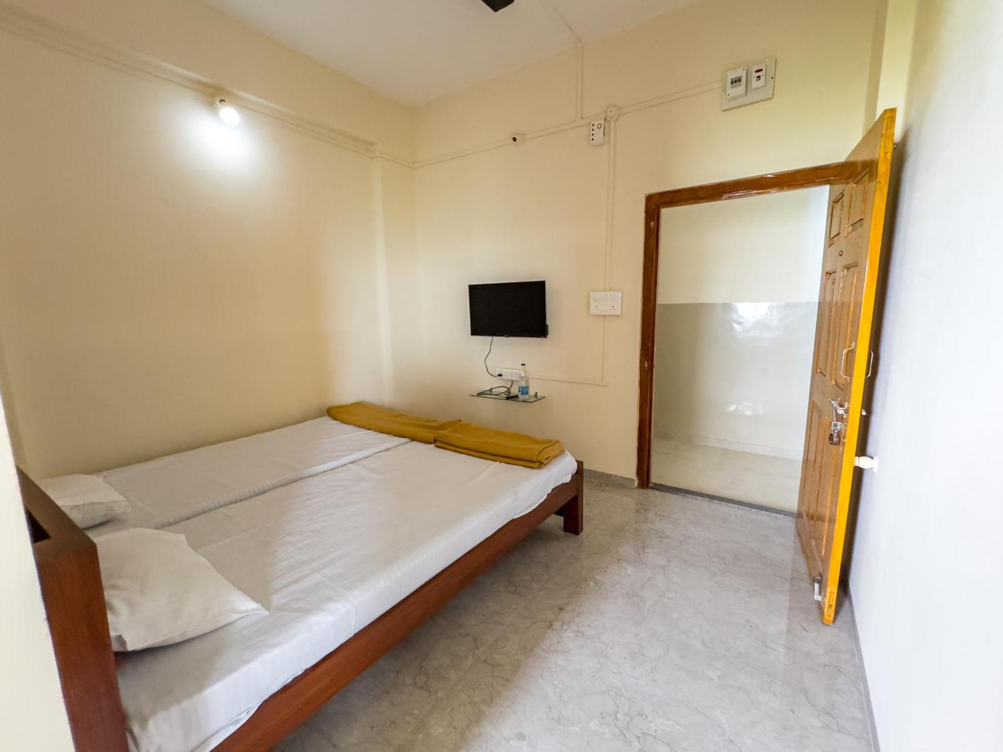 Punekar Bhavan Akalkot Δωμάτιο φωτογραφία